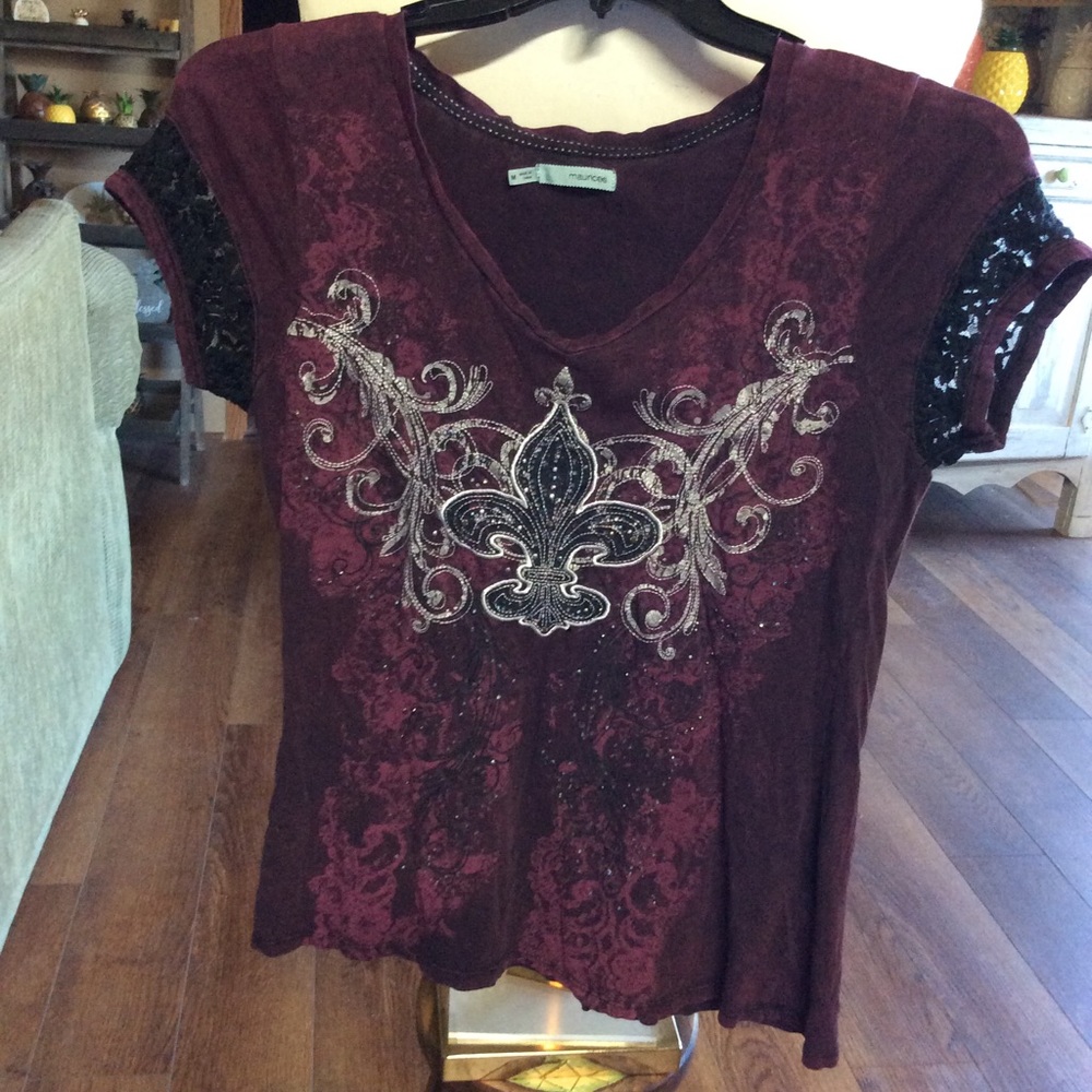 Maurice’s medium SS T-shirt